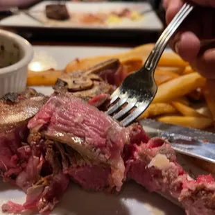 28 oz. Porterhouse, Pittsburgh Blue