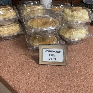 Mini pies ready to go !