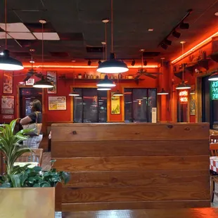 ows the interior of a restaurant