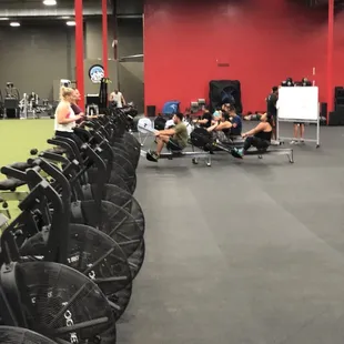 Crossfit class in session.