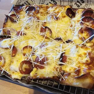 Detroit classic pizza without sauce