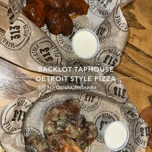 Backlot REGULAR Wings - Buffalo &amp; Garlic Parmesan
