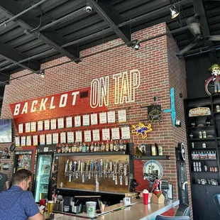 Lots-o-beers on tap