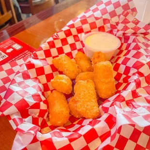Gouda mac and cheese bites