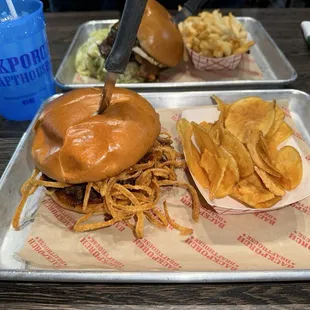 Onion string burger