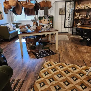 BackRoads Home Decor