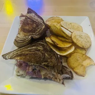 Rueben with house chips