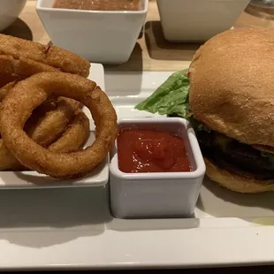 Angus Burger with onion rings