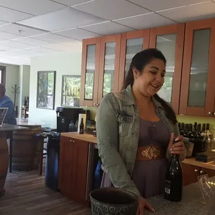 Jasmine is amazing! Friendly, professional and very knowledgeable :)