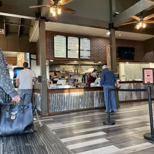 Random customers coming in with no masks and I didn't see cashier ask for one? Weird!! That's not ok. Ewwww!