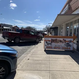 Parking is packed. Someone just left when I took this pic. There's more parking on the other street.