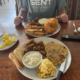 Chicken friend steak and chicken fried chicken