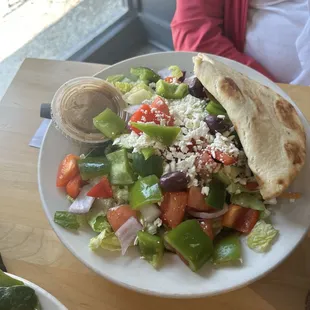 greek salad with pita