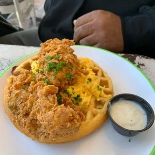 NEW FRIED CHICKEN & WAFFLES