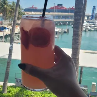 FRESH STRAWBERRY LEMONADE