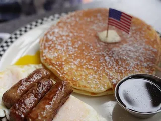 Upstreet Diner