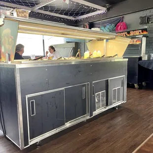 Salad and fixens' bar