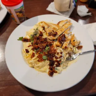 Chicken and bacon Alfredo! Found out the alfredo is a homemade recipe!
