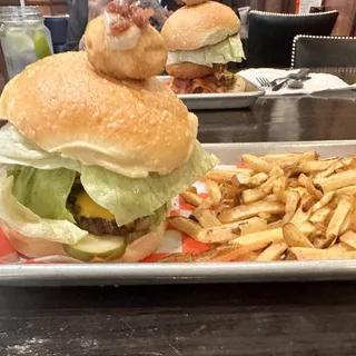 Classic Cheeseburger