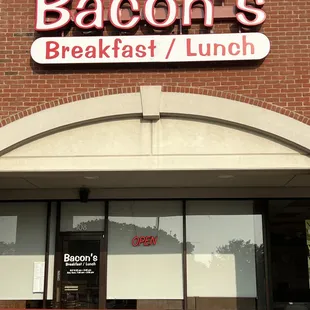 bacon&apos;s breakfast and lunch