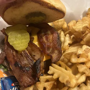Baconwake Cheeseburger w/pickle and lettuce