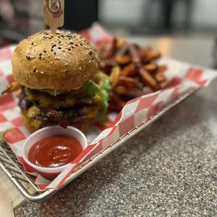The Edy with Sweet Potato Fries