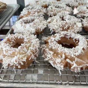 Ig: @eat_with_jeleneeee | Walter White cake donuts