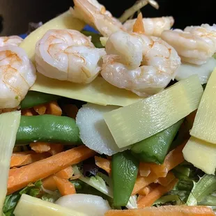 Asian salad with grilled shrimp