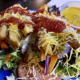 Pittsburgh salad with grilled chicken and honey mustard dressing