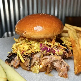 Pulled pork sandwich heaven.