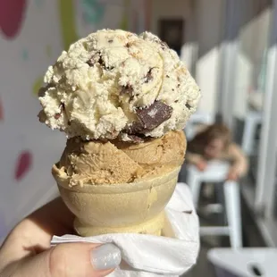 Banana on top and coffee toffee on the bottom