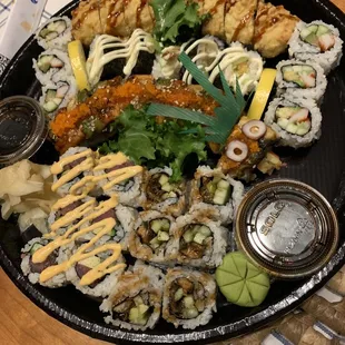 Sushi and roll party tray