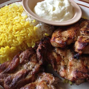 Deboned chicken, garlic sauce &amp; rice