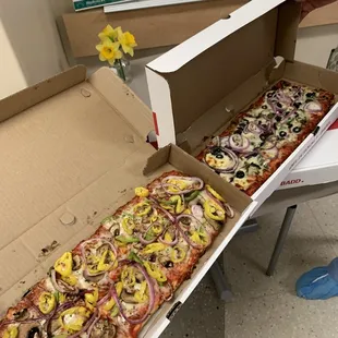 customized veggie pizza x 2