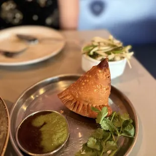 Samosa with Butter Chicken (Murgh Makhani)