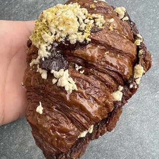 chocolate, pistachio & halva croissant