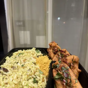 Mandakki oggarane and capsicum mirchi