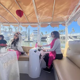 Captain your own electric boat for 2, 3 or 4 hours.