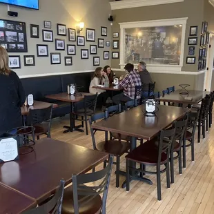 Standard table height tables