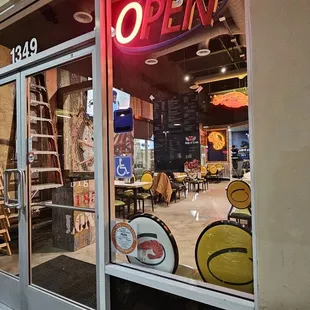 the outside of a restaurant