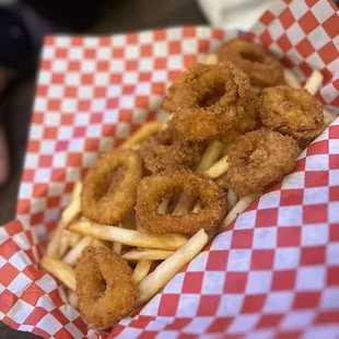 Calamari rings and fries!