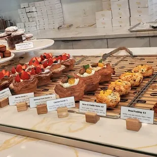 Pastry display part 1