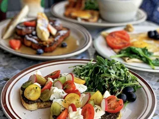 Monday to Sunday Cafe & Brunch