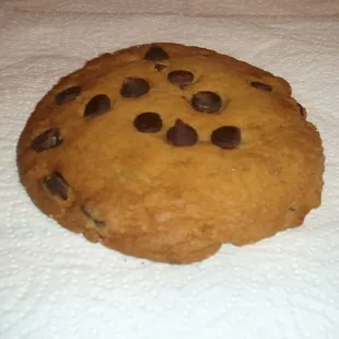 Giant Chocolate Chip Cookie