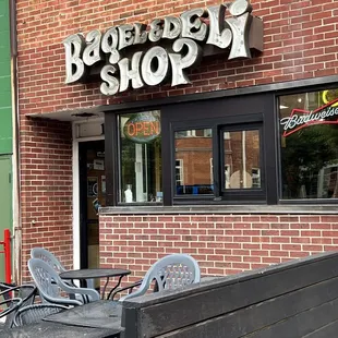 Exterior Bagel &amp; Deli shop