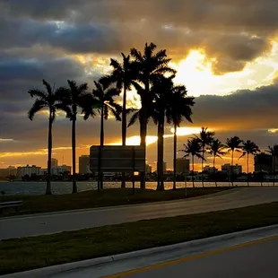 Gorgeous sunrise near Bagel Bar East!