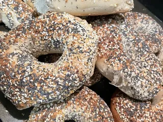 Benny's Bagels