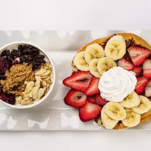 Oat meal with brown sugar, Almonds, and raisins.

Waffle with Nutella, strawberries and Banana
