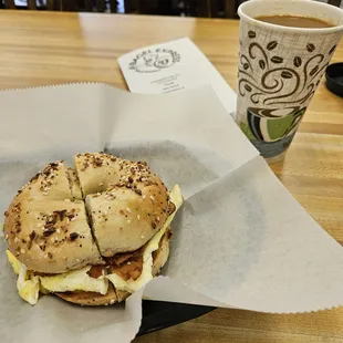 Egg sandwich with bacon, Cheddar, &amp; avocado &amp; hazelnut coffee