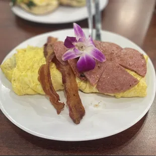Keto Lover Omelet (Substituted 2 slices of bacon for Taylor Ham Pork Roll)